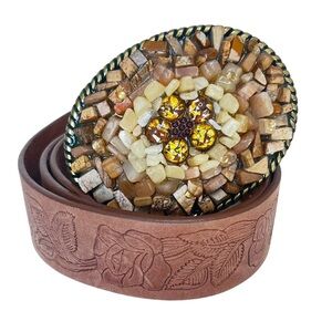 Express Womens Tooled Stone Studded Leather Belt‎ Size S Floral Brass Brown Boho